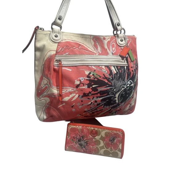 COACH Purse Poppy 190129 Floral Canvas Tote White Pink Red Bag EUC + FREE Wallet - Picture 1 of 16